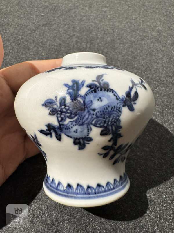 清乾隆 青花三多纹小尊 - 图4